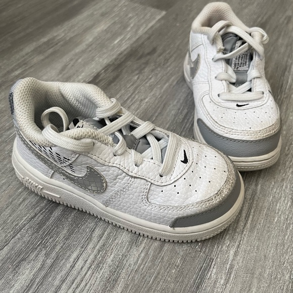 Toddler Boy Shoes size 8 - Picture 4 of 9